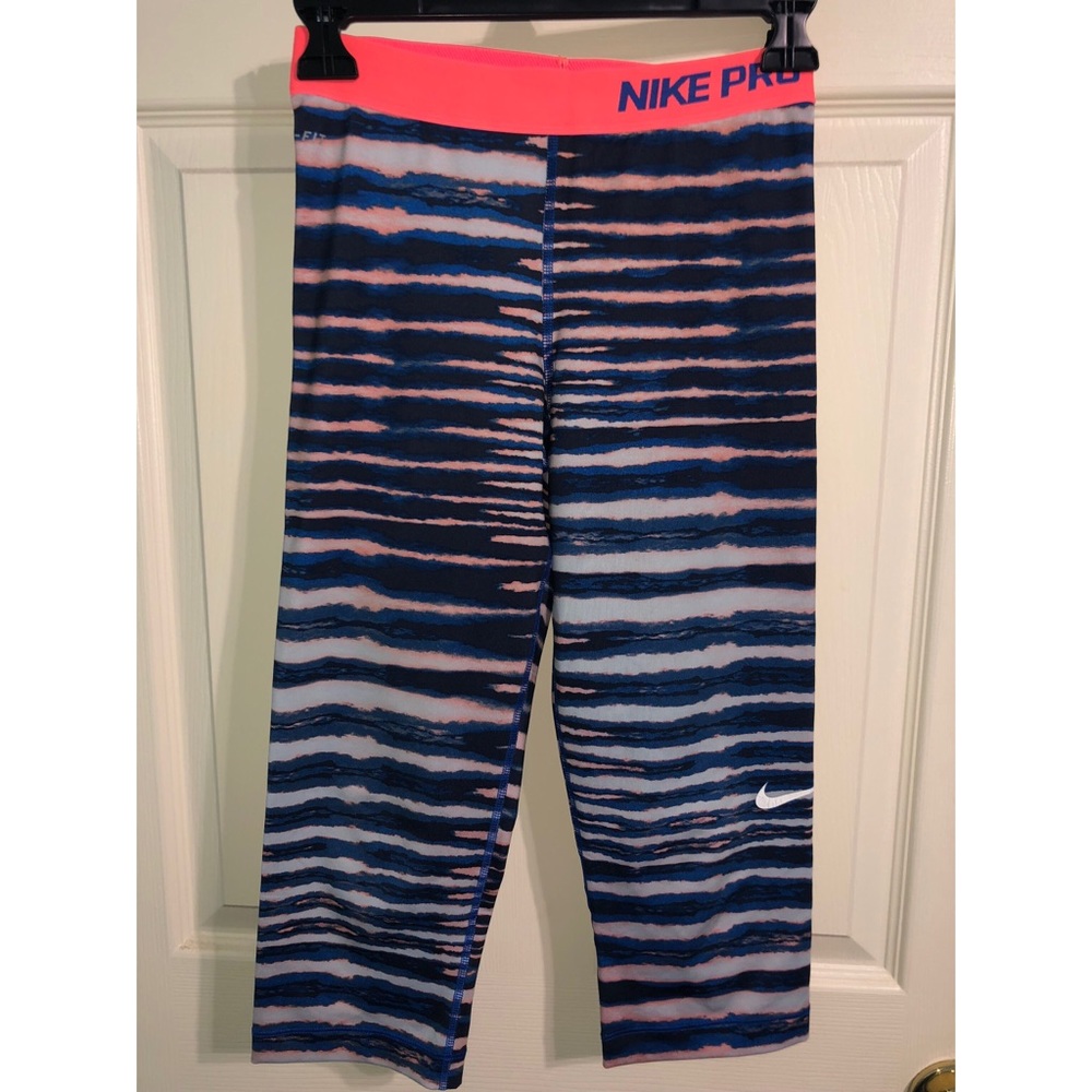 Patterned Nike Pro Capris
